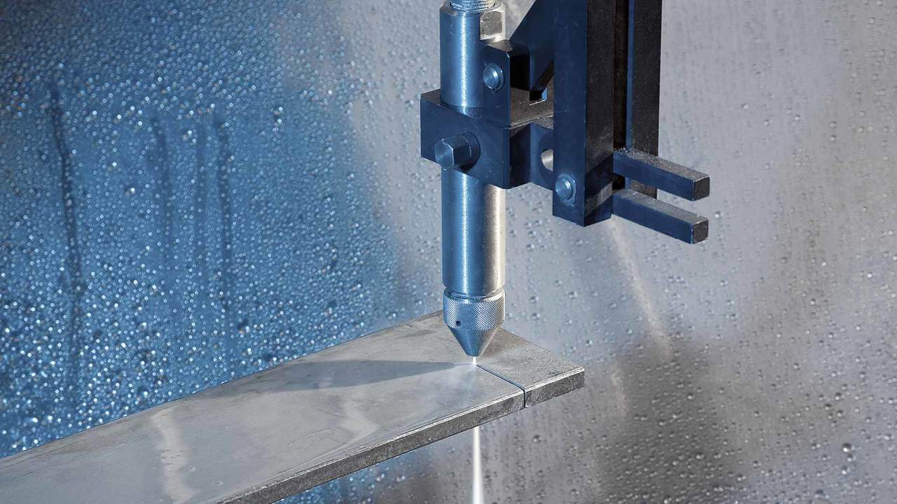 Máquina de corte de agua: ¿Qué es y cómo funciona?