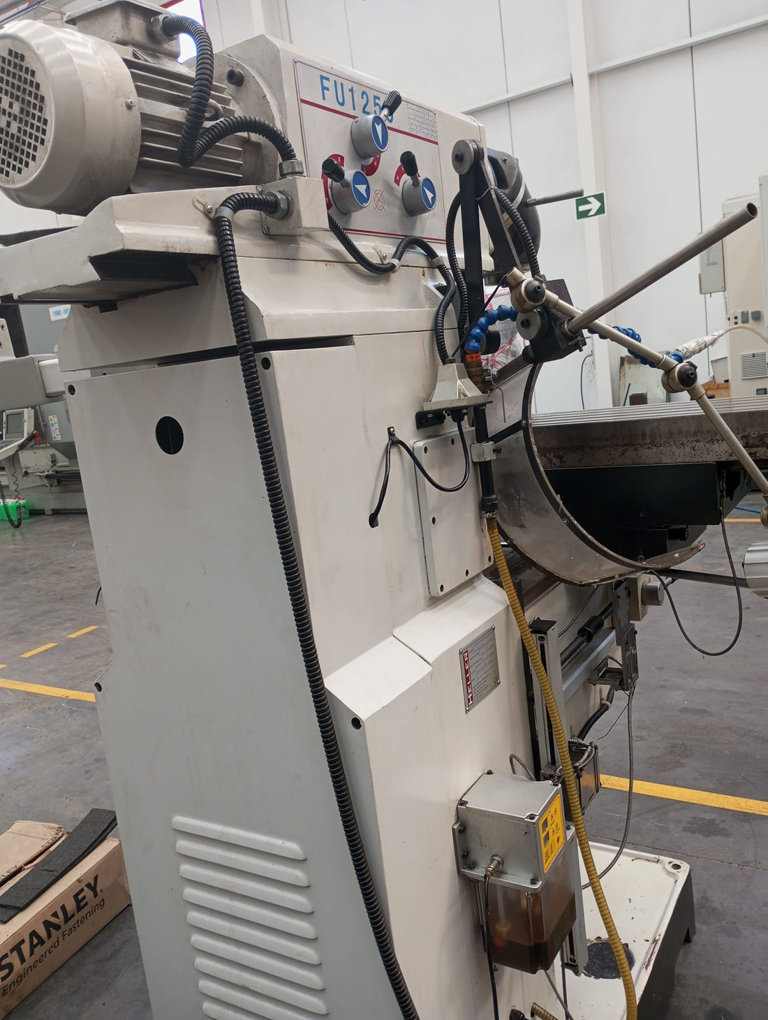 FRESADORA UNIVERSAL HELLER FU1250
