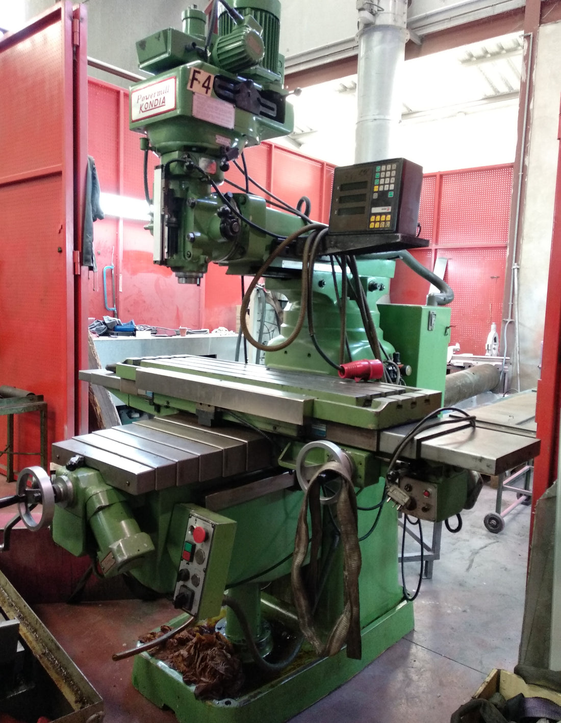 FRESADORA MANUAL KONDIA KP PLUS