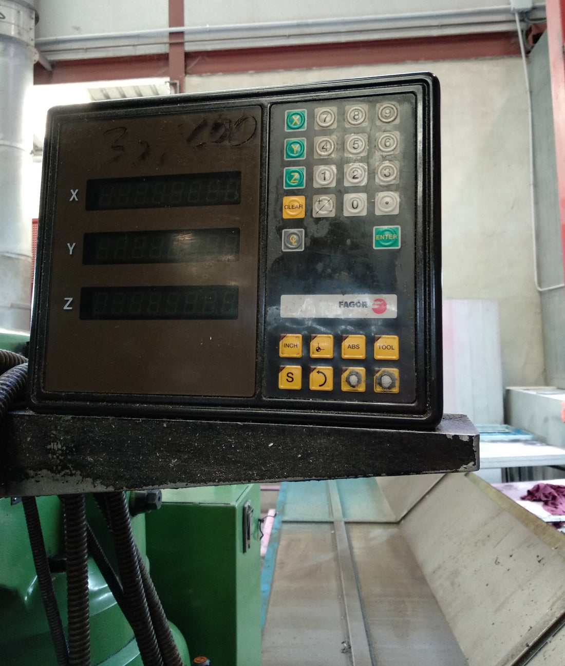 FRESADORA MANUAL KONDIA KP PLUS
