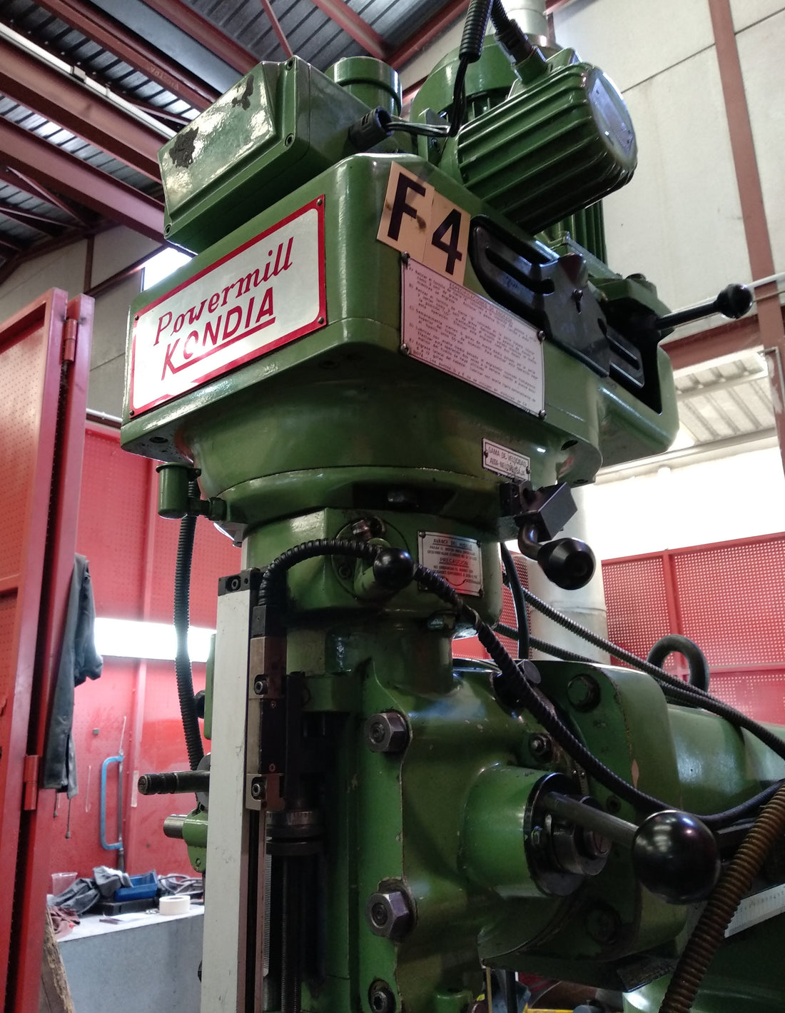 FRESADORA MANUAL KONDIA KP PLUS