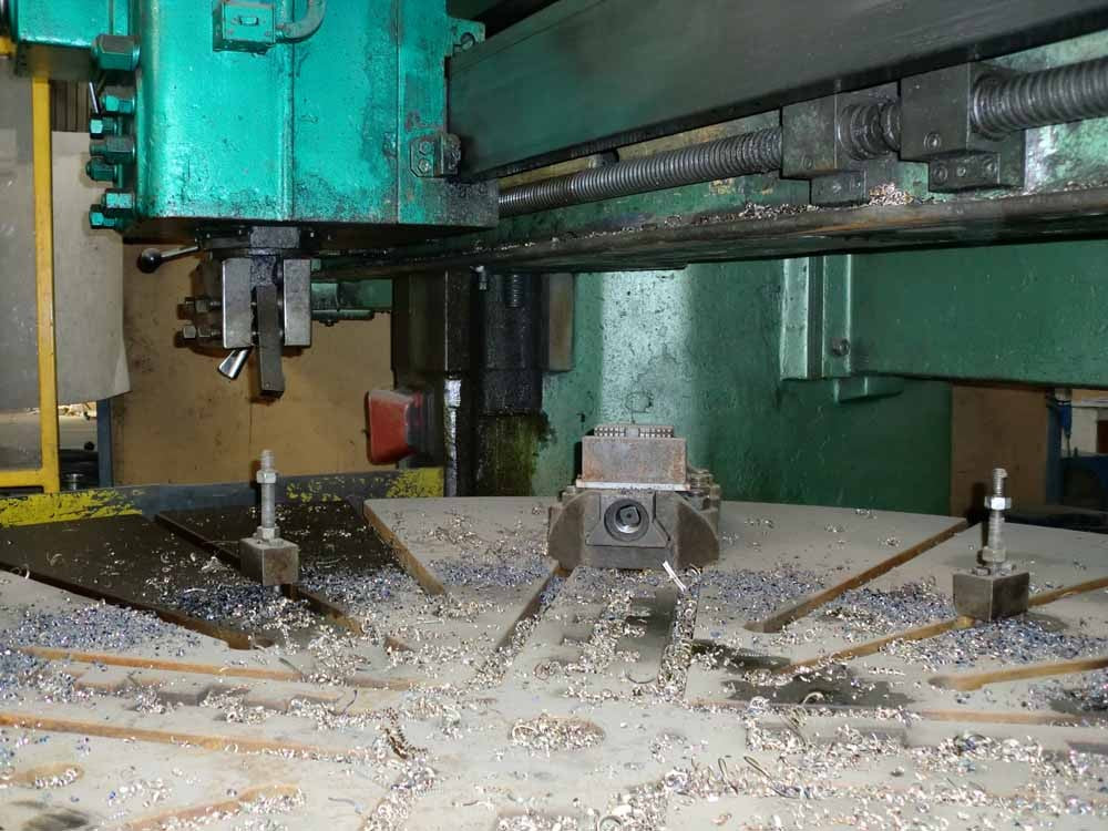 TORNO VERTICAL SCHIESS 2500
