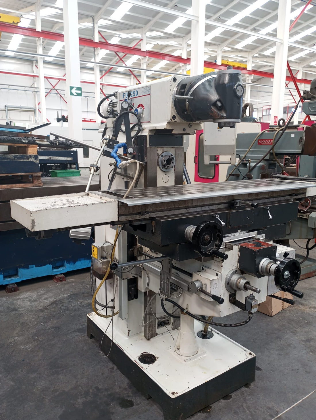 FRESADORA UNIVERSAL HELLER FU1250