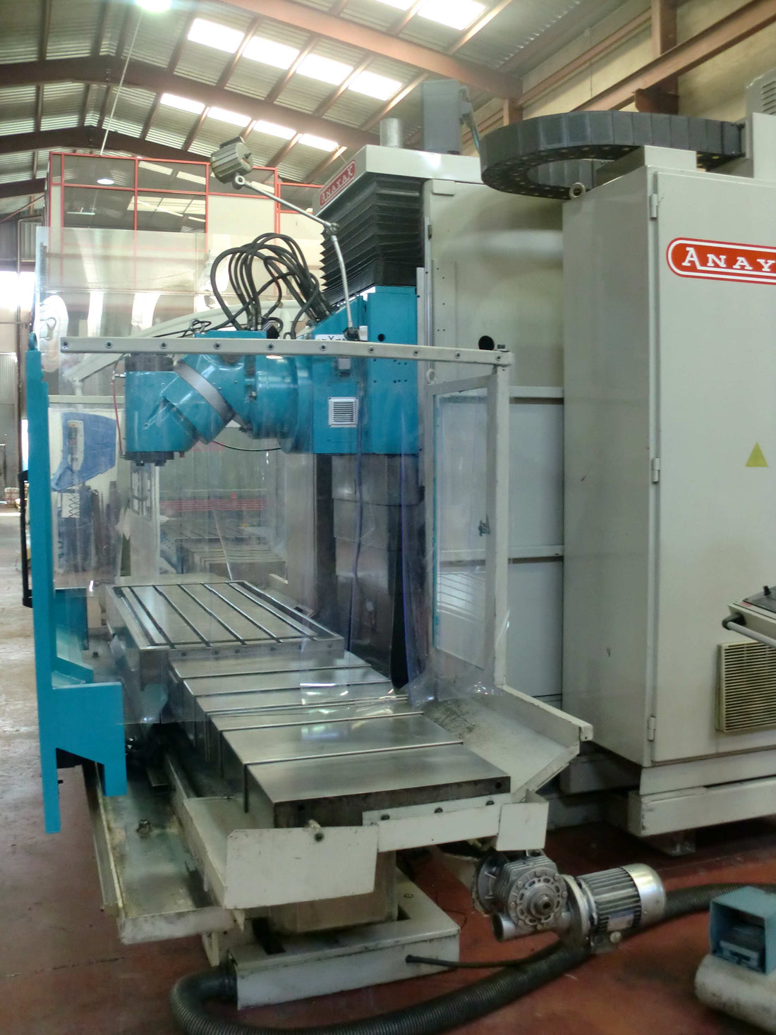 FRESADORA ANAYAK VH-V1800