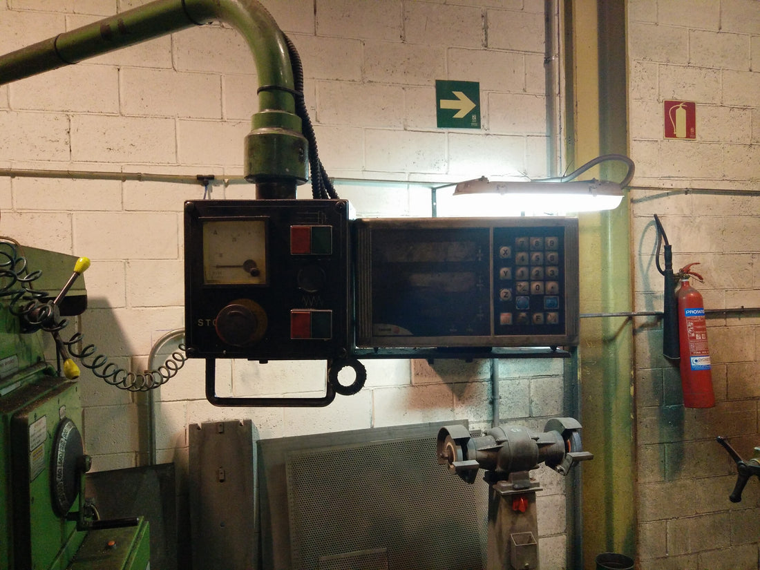 FRESADORA UNIVERSAL LAGUN FU 1600