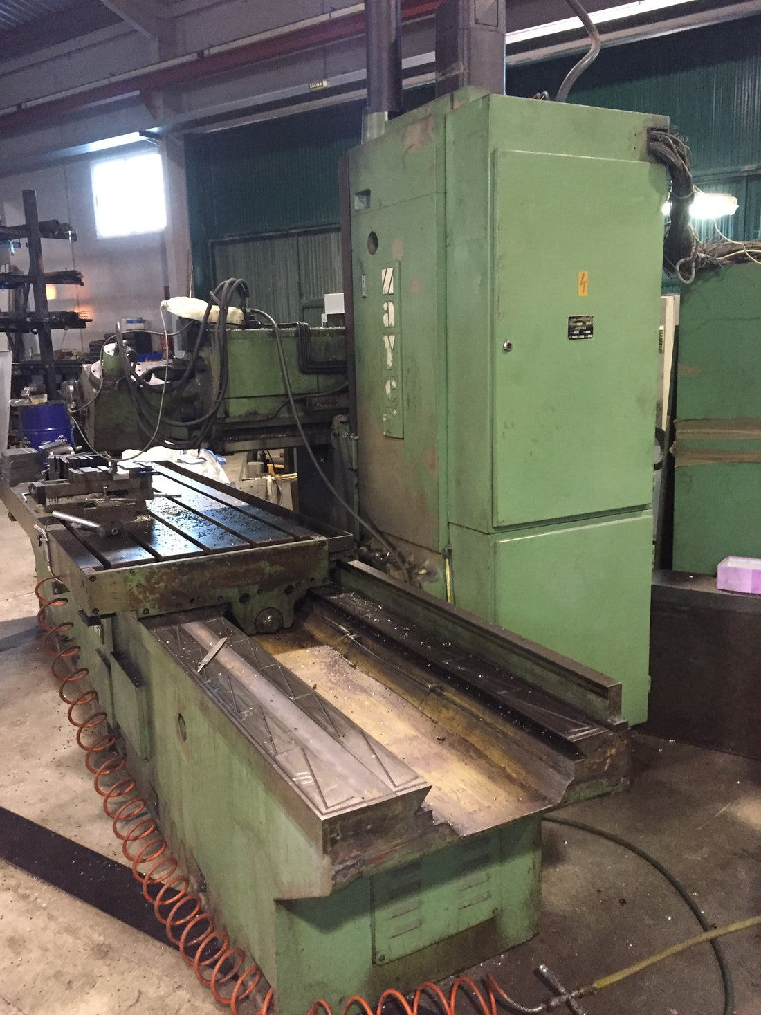 FRESADORA ZAYER BF3 2200