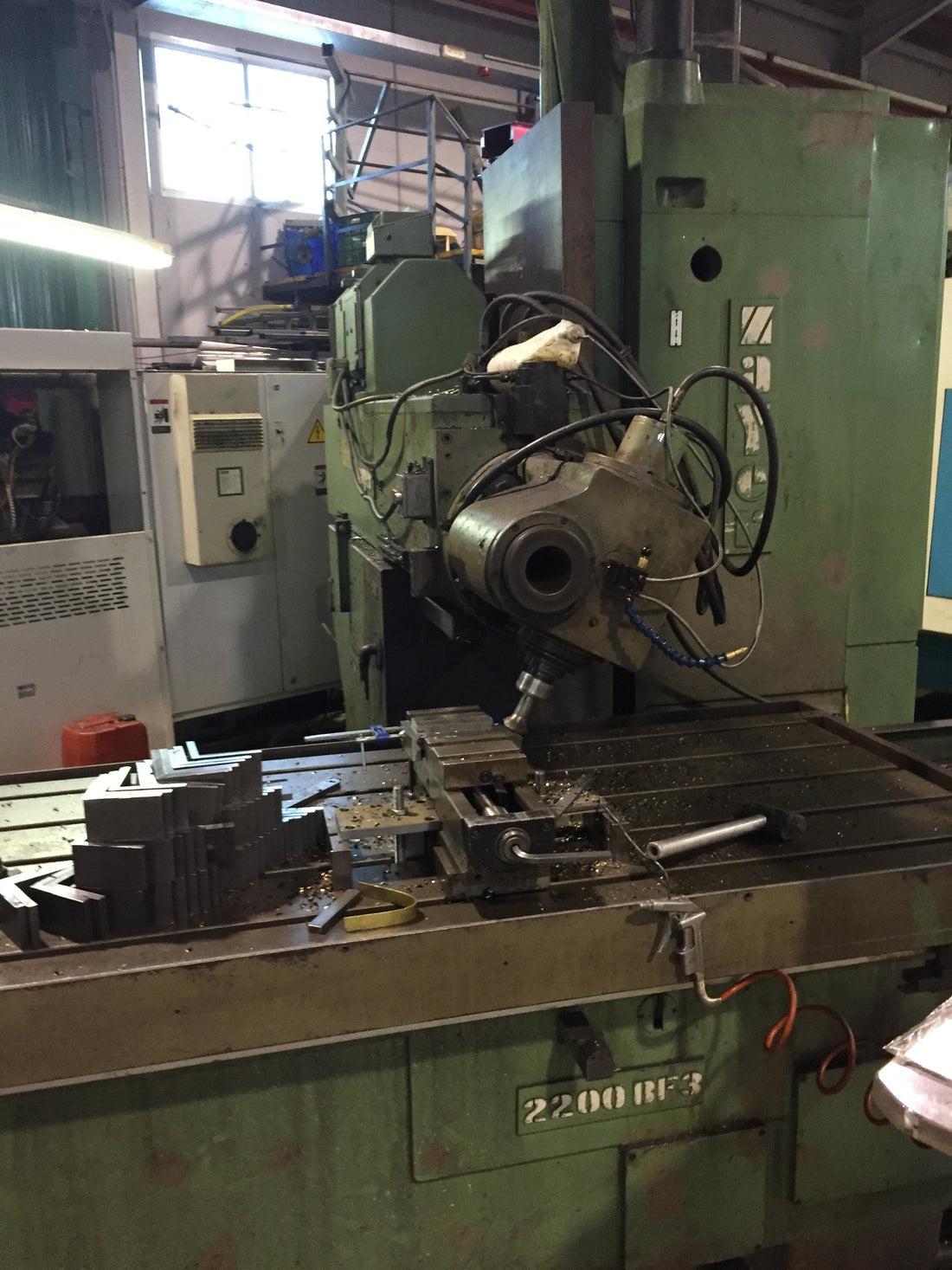 FRESADORA ZAYER BF3 2200