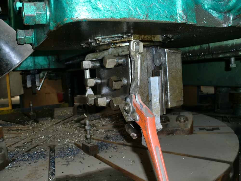 TORNO VERTICAL SCHIESS 2500