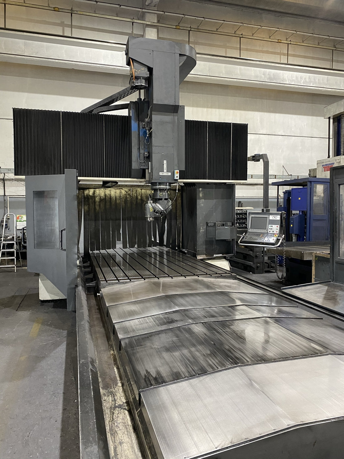 FRESADORA CNC PUENTE CORREA FP 40 40S