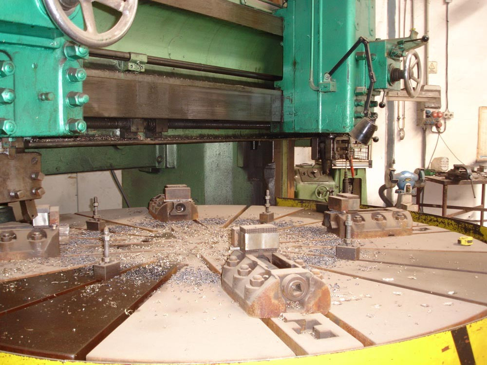 TORNO VERTICAL SCHIESS 2500