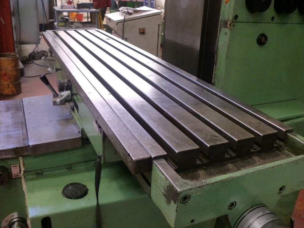 FRESADORA MRF FU-145