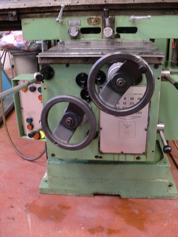 FRESADORA MRF FU-145