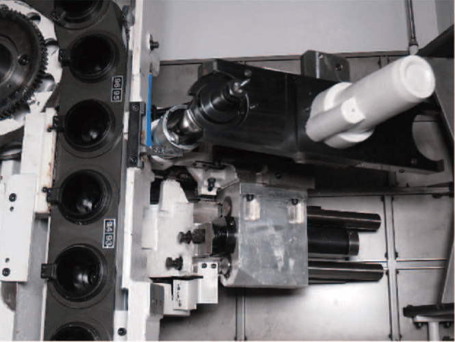 Horizontal-Bearbeitungszentrum Tongtai HG-800