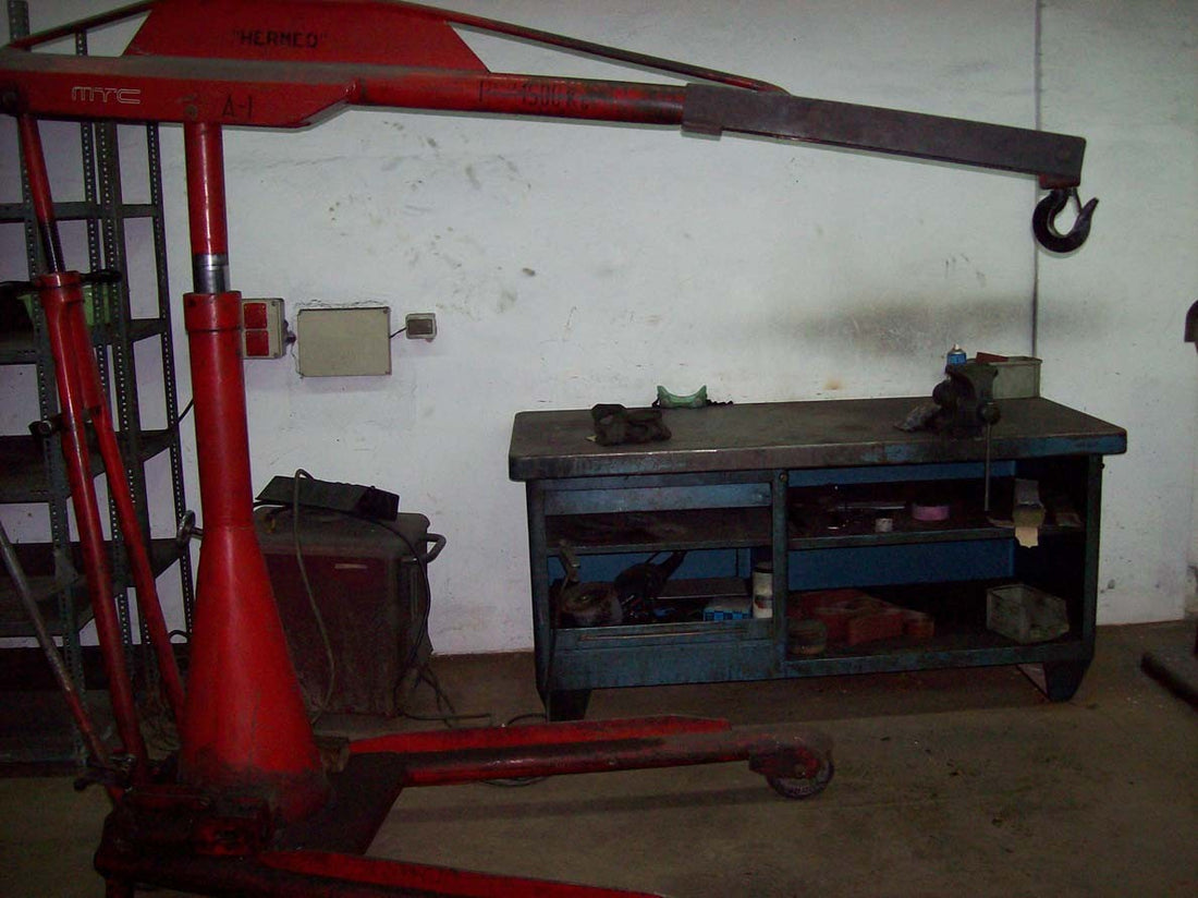 GRUA ELEVADORA HERMED 1500 KG