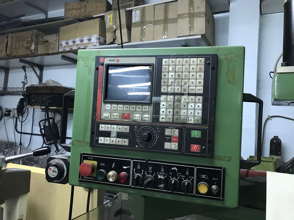 FRESADORA TORRETA LAGUN FTV-2 CNC