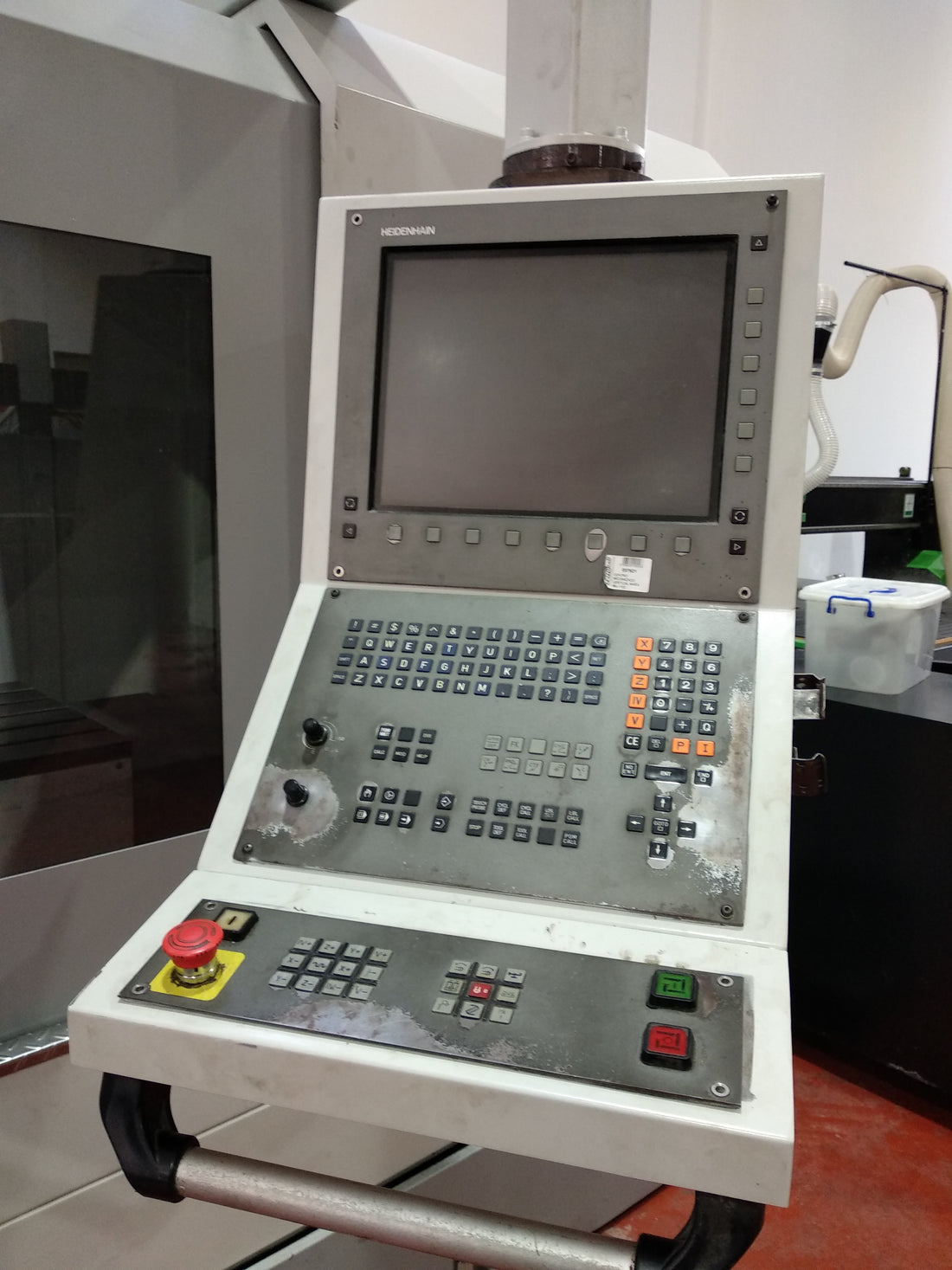CENTRO MECANIZADO VERTICAL AWEA BM-1100
