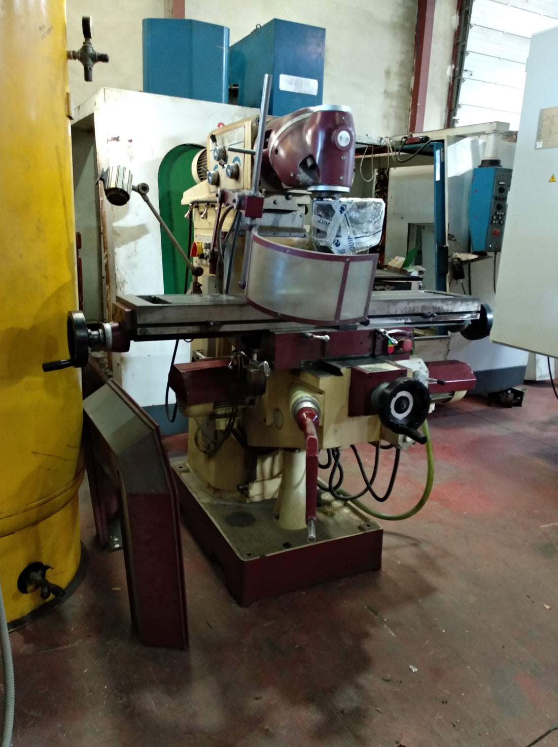 FRESADORA HELLER FU1120-1250