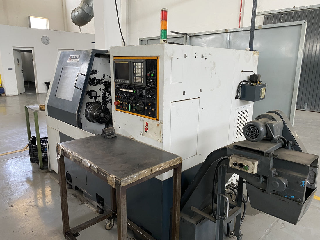 TORNO BANCADA INCLINADA YOUJI YH-25A