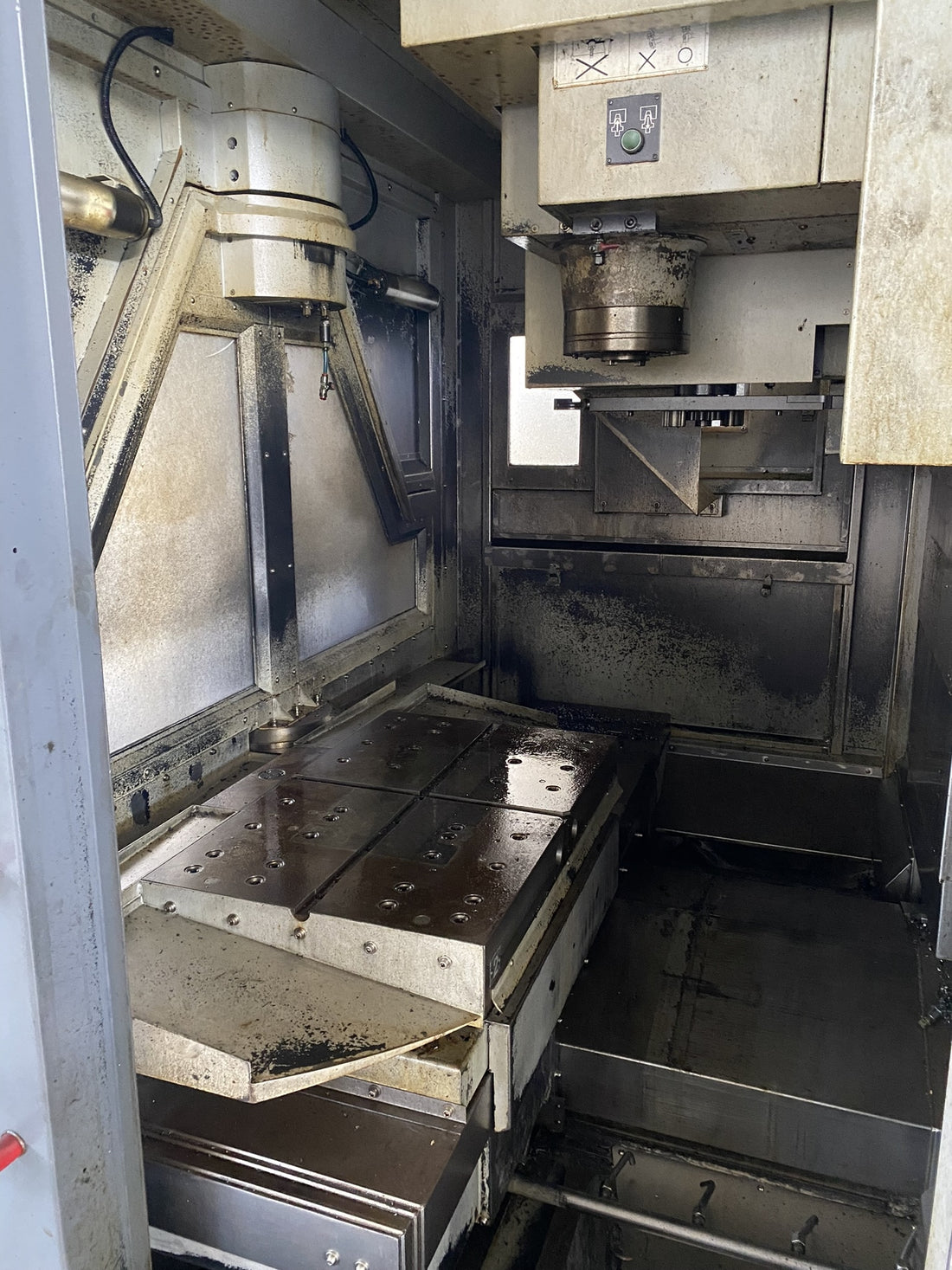 CENTRO MECANIZADO VERTICAL CAMBIO PALLET QUASER MV154APC-P12