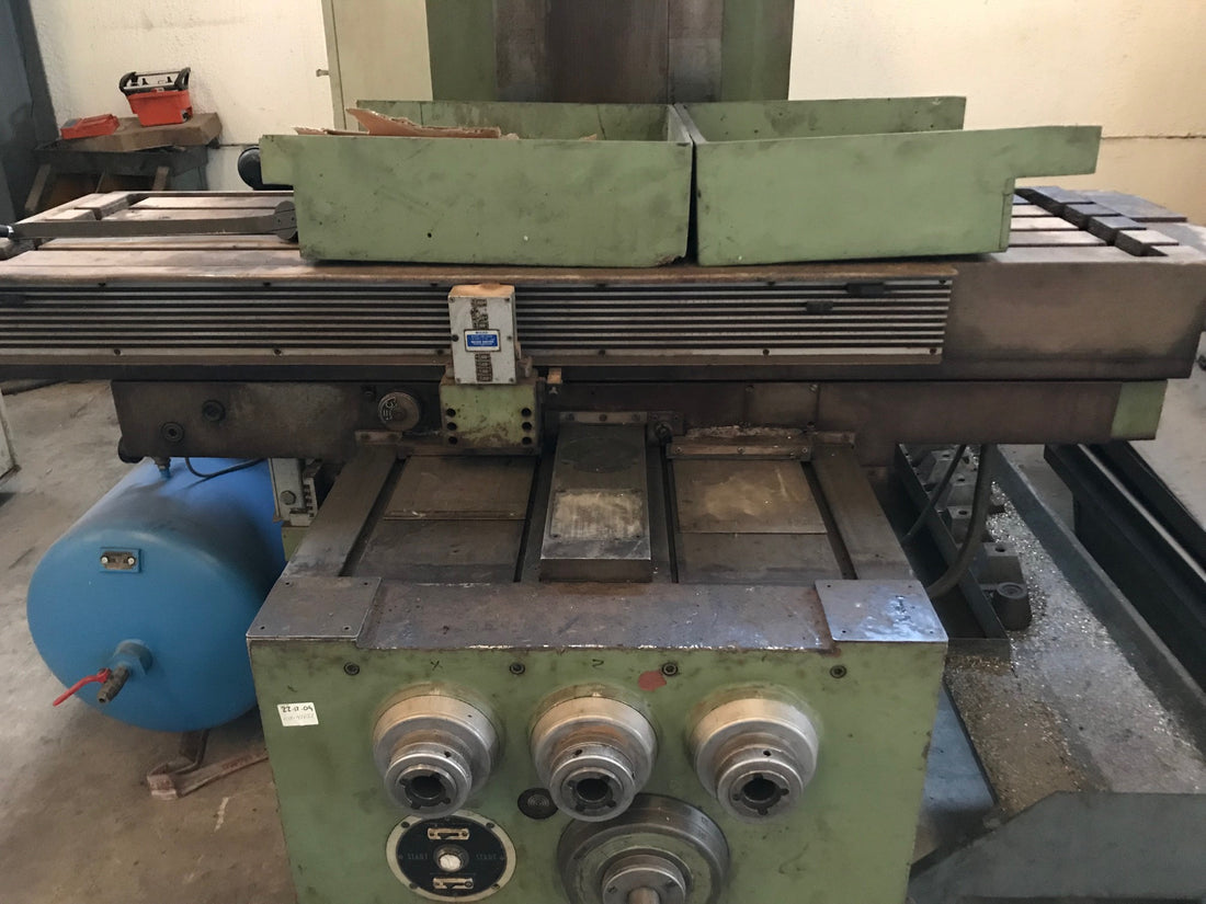 FRESADORA UNIVERSAL TOS KURIM FD 40V