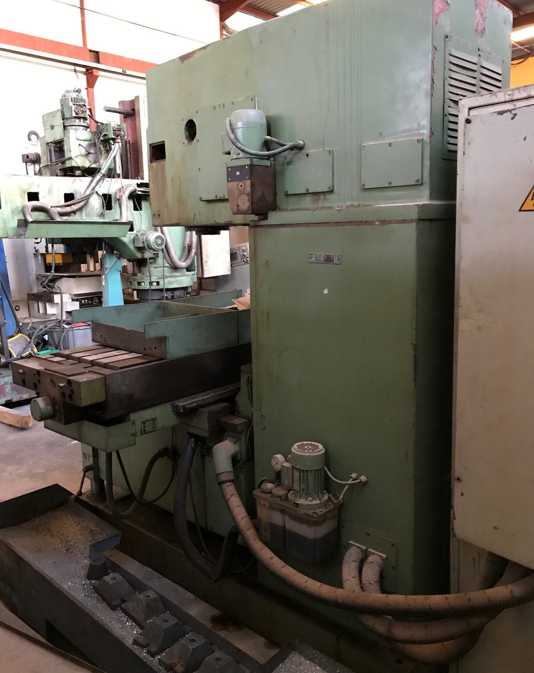 FRESADORA UNIVERSAL TOS KURIM FD 40V