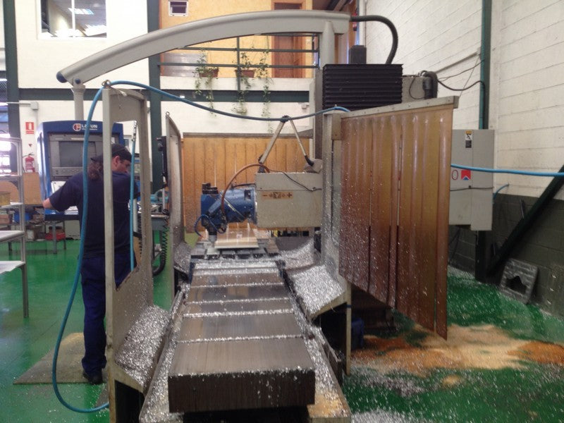 FRESADORA CNC LAGUN FUTURE 1800