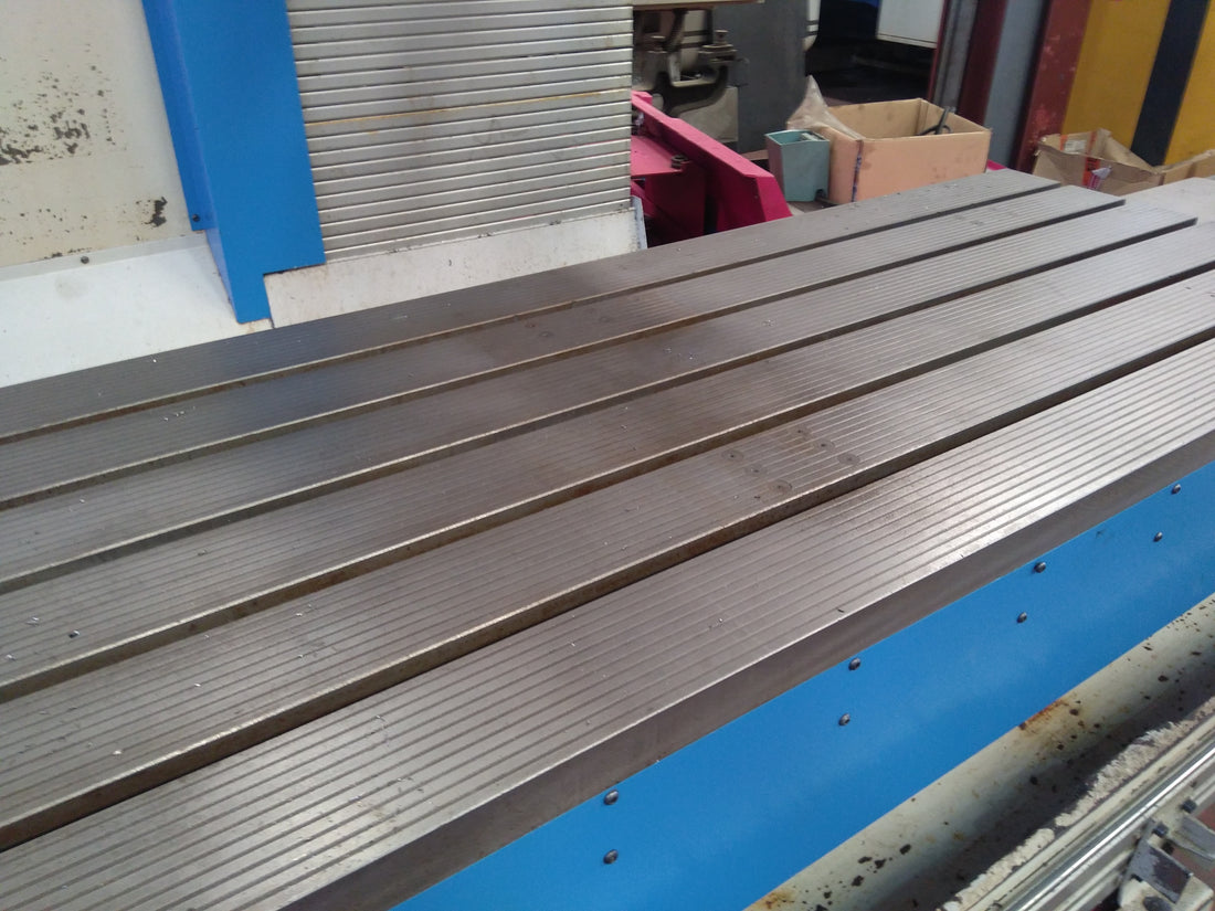 FRESADORA CNC GORATU LAGUN COSMOS 20