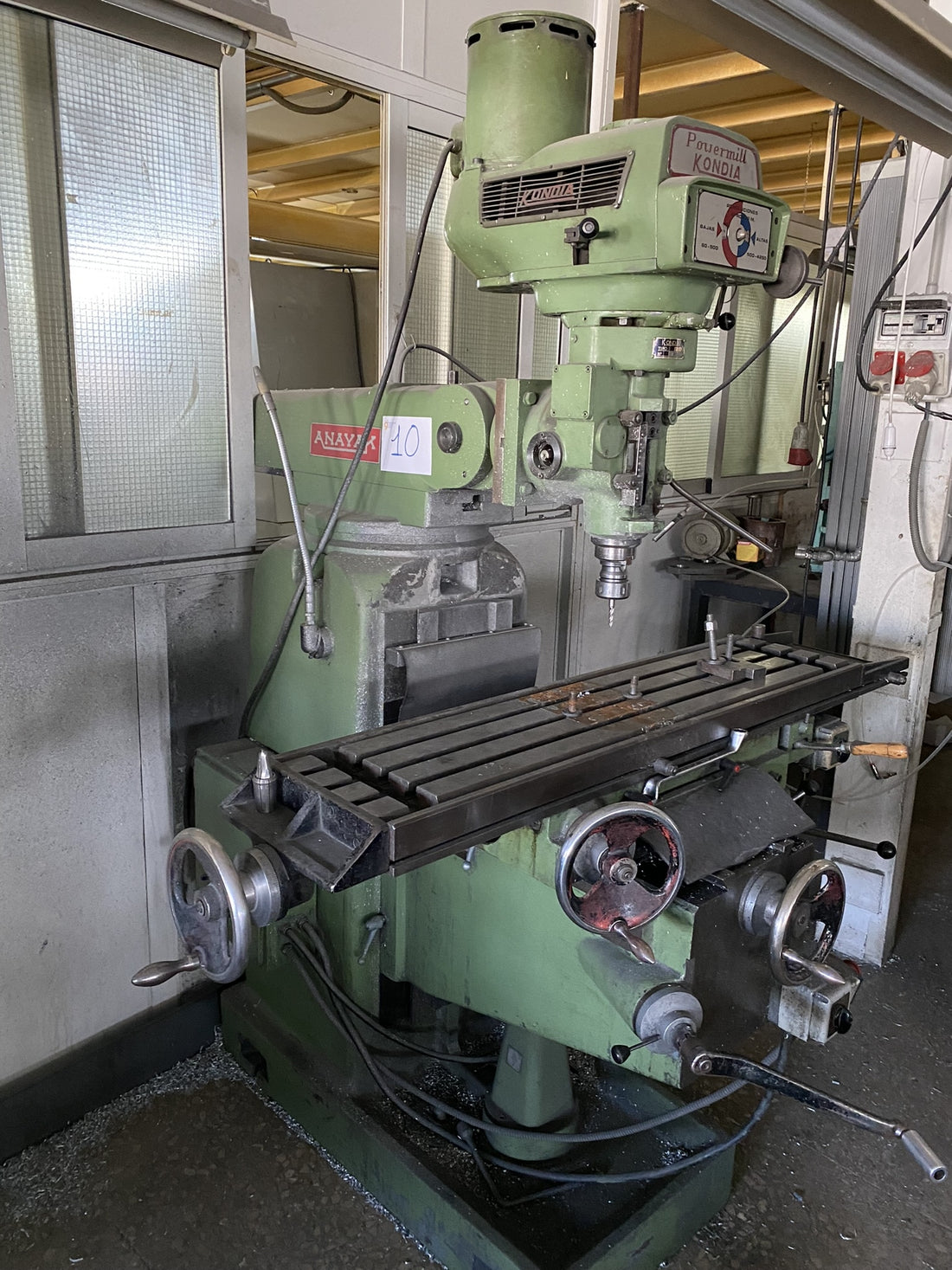 FRESADORA TORRETA KONDIA MOD FV1