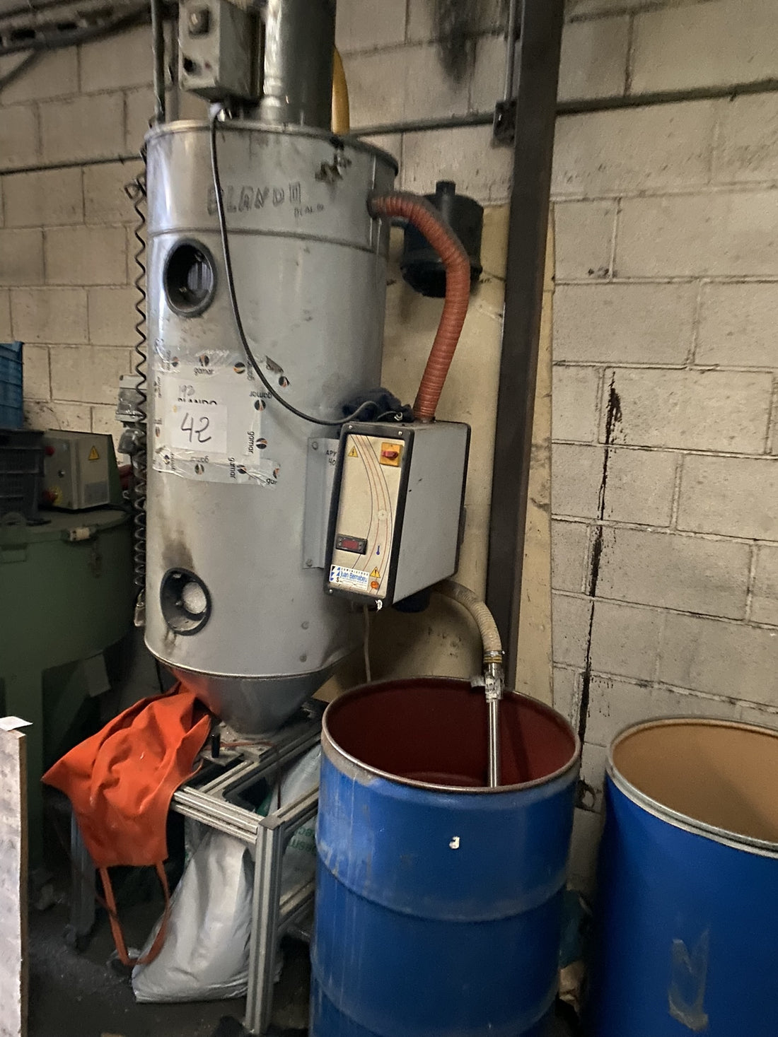 CALENTADOR DE MATERIAL HOPPER DRYER
