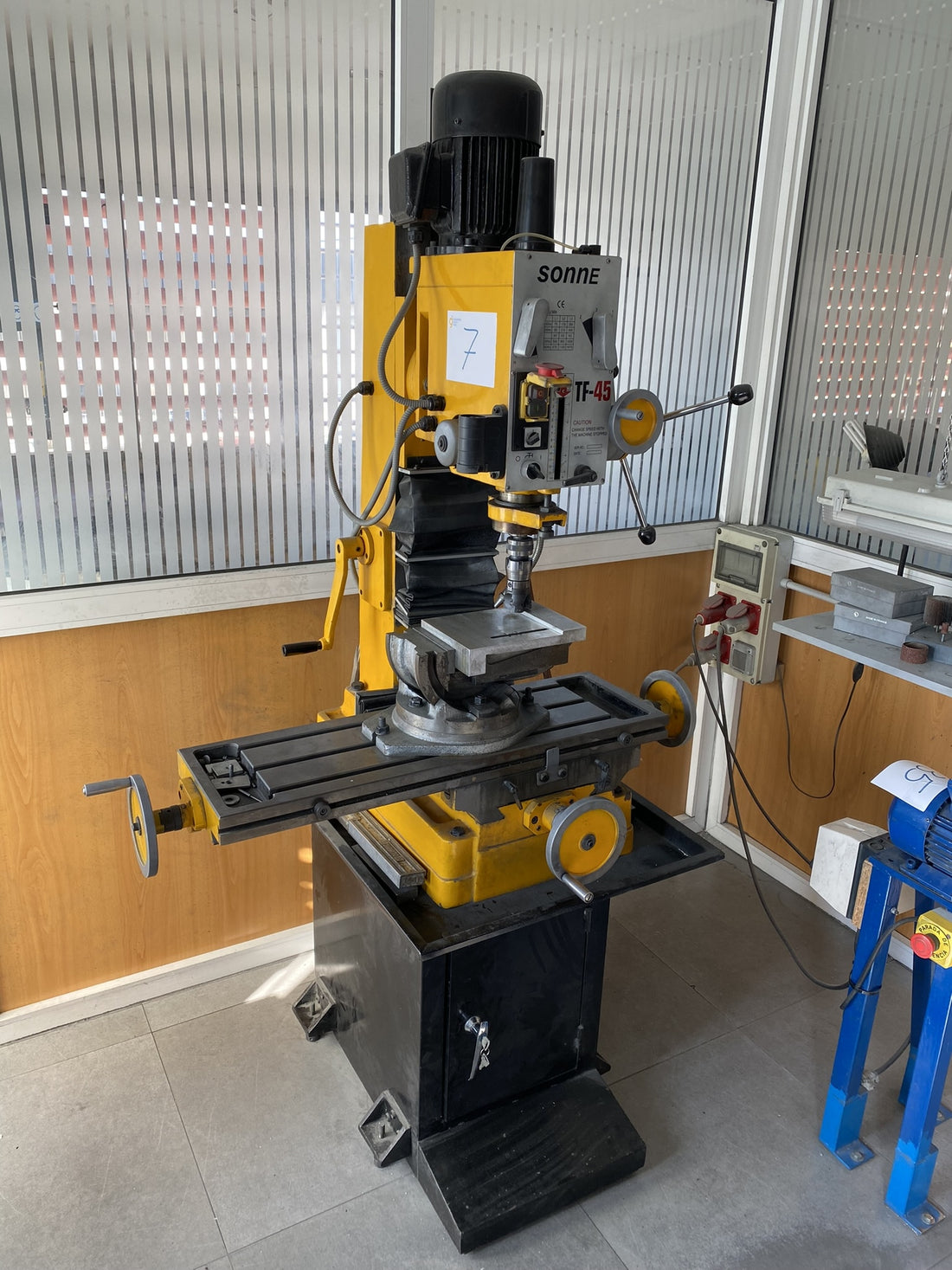 FRESADORA SONNE TF-45 N/S: 0405125