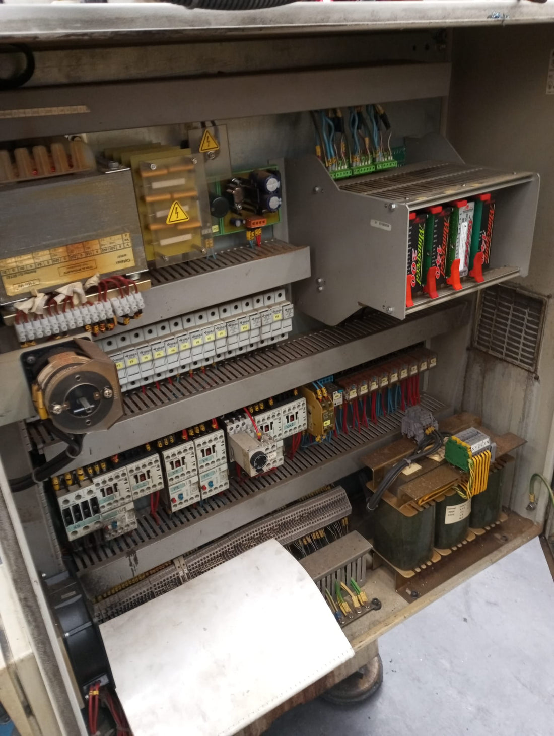 FRESADORA LAGUN CNC 3 PLUS